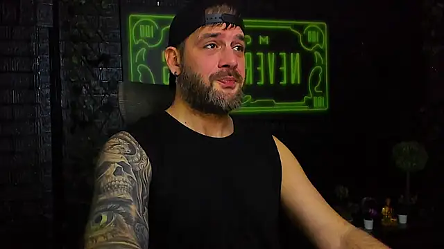 Snapshot of LexXHardy chatting on November 13, 8:02 am LexXHardy online show from November 13, 8:02 am