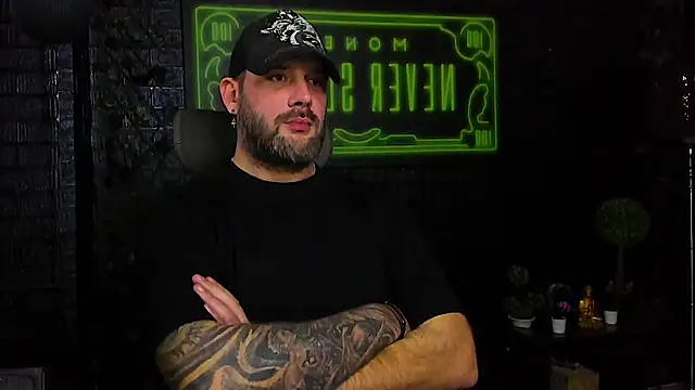 Snapshot of LexXHardy chatting on November 14, 8:13 am LexXHardy online show from November 14, 8:13 am