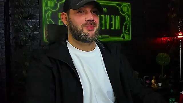 Snapshot of LexXHardy chatting on November 16, 11:38 am LexXHardy online show from November 16, 11:38 am