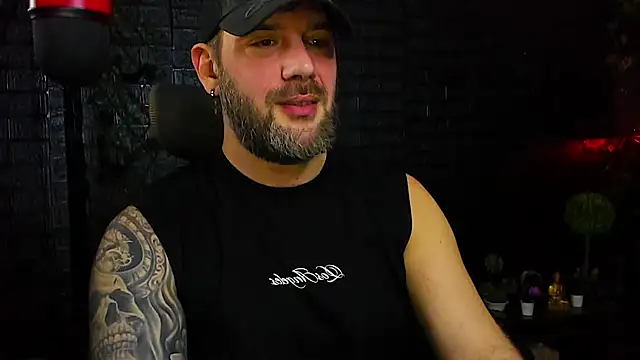 Snapshot of LexXHardy chatting on November 17, 9:15 am LexXHardy online show from November 17, 9:15 am