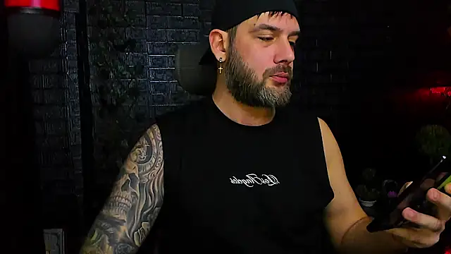 Snapshot of LexXHardy chatting on November 18, 11:14 am LexXHardy online show from November 18, 11:14 am