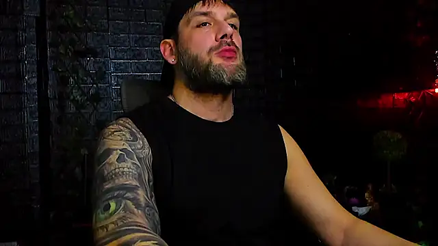 Snapshot of LexXHardy chatting on November 24, 2:33 am LexXHardy online show from November 24, 2:33 am