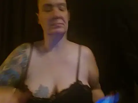 Snapshot of SimoneMoore chatting on November 2, 6:27 am SimoneMoore online show from November 2, 6:27 am