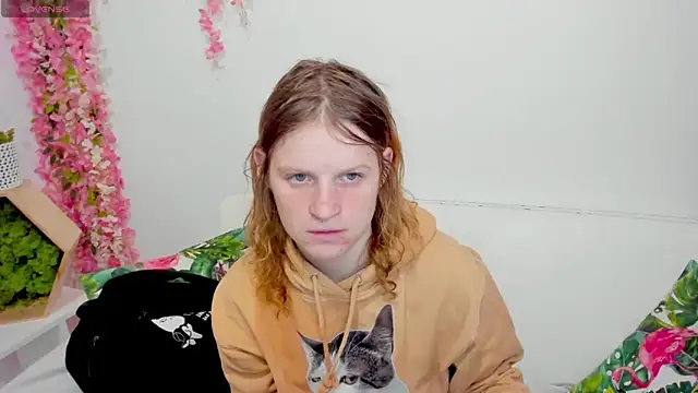 Kathlyn  Heath online show from February 14, 1:41 pm