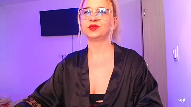 freyyamore1 online show from April 2, 4:43 am