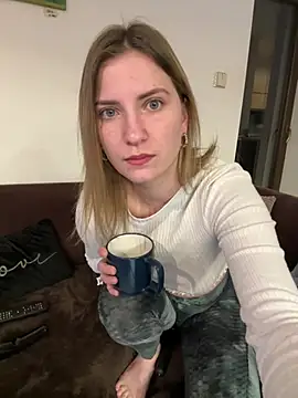 Snapshot of secretcrazy69 chatting on January 14, 5:19 am secretcrazy69 online show from January 14, 5:19 am