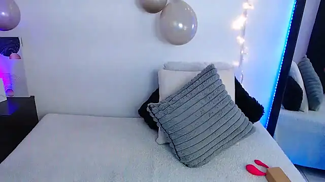 Isa Maiden1 online show from March 13, 4:24 pm