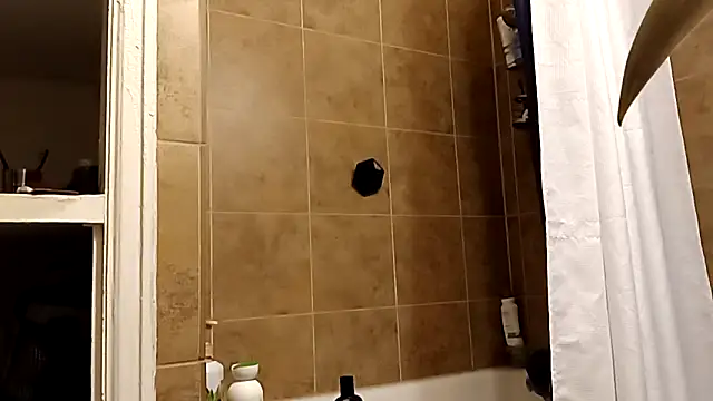 Snapshot of cammyquart chatting on November 25, 2:11 am cammyquart online show from November 25, 2:11 am