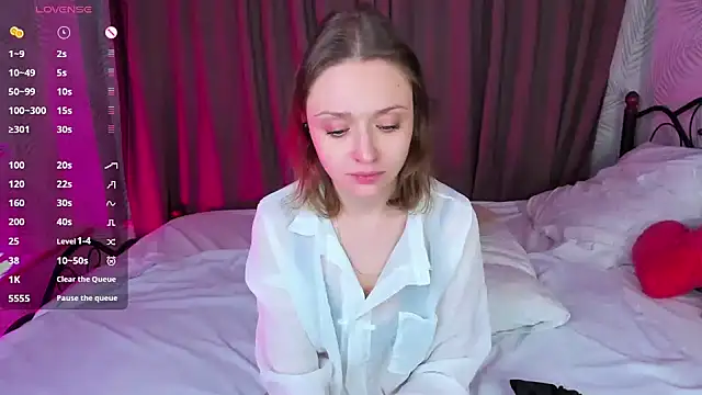 Snapshot of Linda_Bryant chatting on February 11, 12:28 am Linda Bryant online show from February 11, 12:28 am