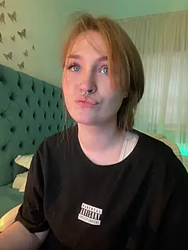  Chlo  e online show from March 1, 5:42 am