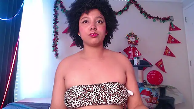 Snapshot of michell_bling1 chatting on December 29, 1:06 pm michell bling1 online show from December 29, 1:06 pm