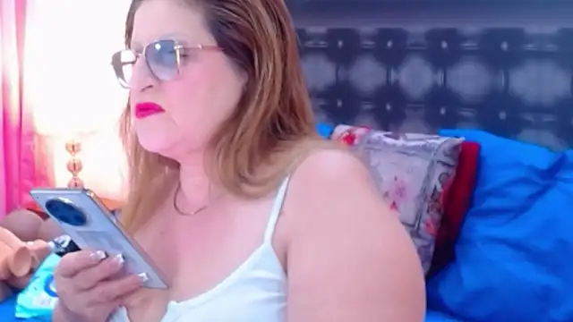 sandra 20 online show from November 18, 11:25 am