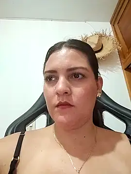 Snapshot of Mia_Hampton chatting on September 18, 8:11 pm Mia Hampton online show from September 18, 8:11 pm