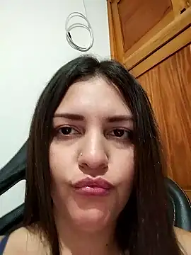 Mia Hampton online show from January 7, 6:43 pm