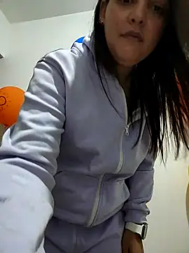 Mia Hampton online show from February 26, 11:15 pm