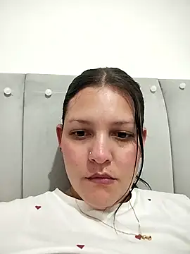 Mia Hampton online show from April 2, 9:01 pm