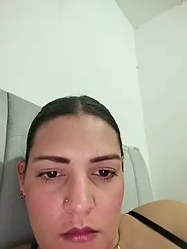 Snapshot of Mia_Hampton chatting on May 15, 6:37 pm Mia Hampton online show from May 15, 6:37 pm