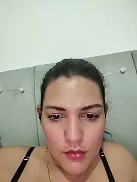 Snapshot of Mia_Hampton chatting on May 22, 9:31 pm Mia Hampton online show from May 22, 9:31 pm