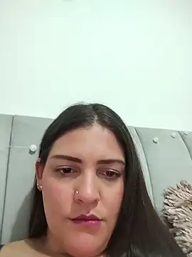 Snapshot of Mia_Hampton chatting on May 24, 8:14 pm Mia Hampton online show from May 24, 8:14 pm