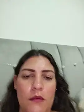 Snapshot of Mia_Hampton chatting on May 27, 2:08 am Mia Hampton online show from May 27, 2:08 am