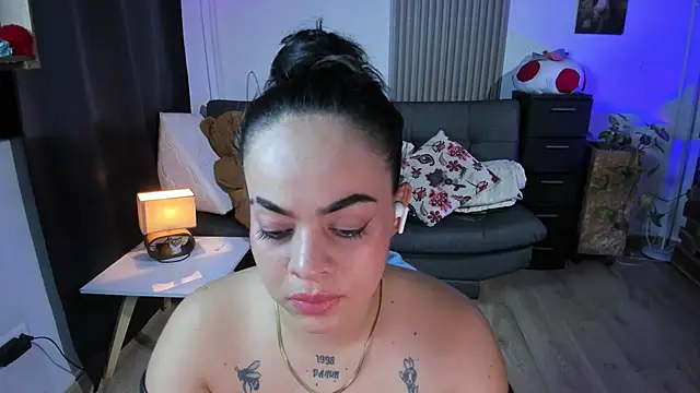 Cuttiealice online show from March 8, 1:28 am