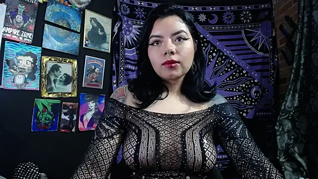 Yourmadame P online show from April 23, 4:03 am