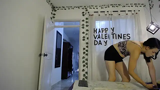 ivonne  hott1 online show from February 14, 8:05 pm