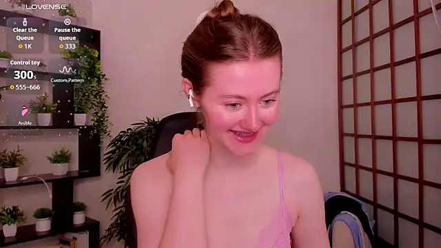 Snapshot of KateCuddle chatting on June 16, 2:25 am KateCuddle online show from June 16, 2:25 am