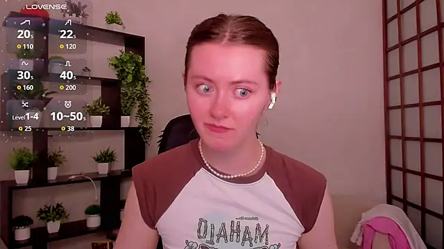 Snapshot of KateCuddle chatting on June 18, 2:12 am KateCuddle online show from June 18, 2:12 am