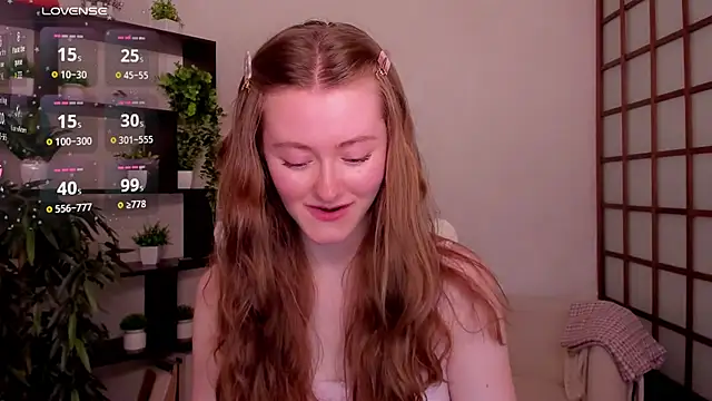 Snapshot of KateCuddle chatting on June 22, 3:25 am KateCuddle online show from June 22, 3:25 am