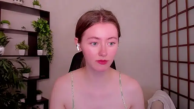 Snapshot of KateCuddle chatting on June 30, 2:45 am KateCuddle online show from June 30, 2:45 am