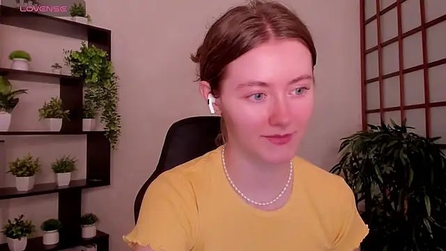 Snapshot of KateCuddle chatting on July 13, 2:36 am KateCuddle online show from July 13, 2:36 am