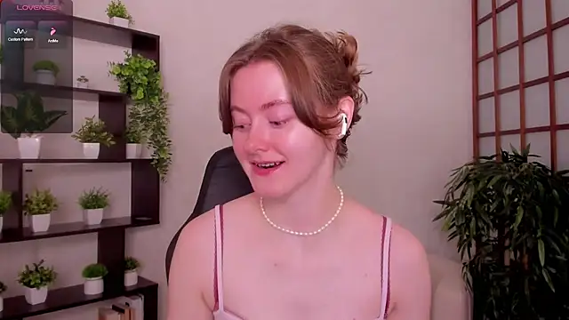 Snapshot of KateCuddle chatting on July 15, 2:17 am KateCuddle online show from July 15, 2:17 am