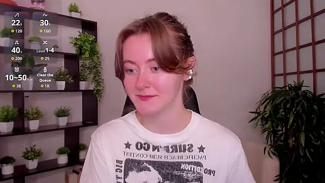 Snapshot of KateCuddle chatting on July 20, 2:48 am KateCuddle online show from July 20, 2:48 am