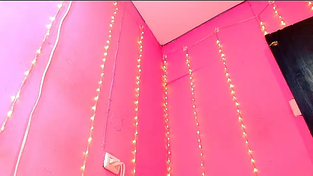 alaiia rosse online show from December 14, 3:50 pm