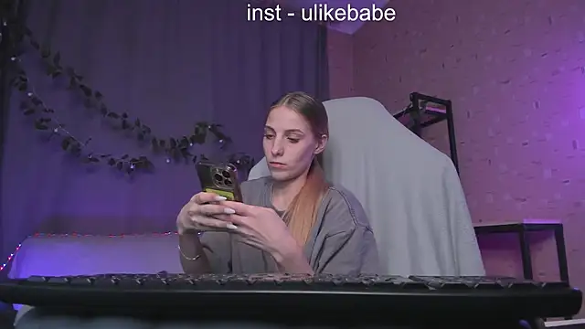 Anna Fink online show from January 26, 4:30 pm