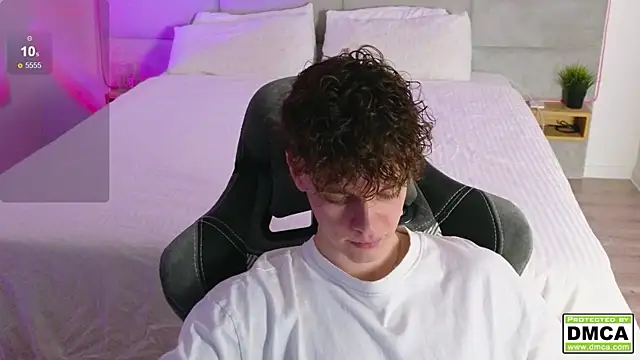 cute thomas online show from January 24, 7:07 pm