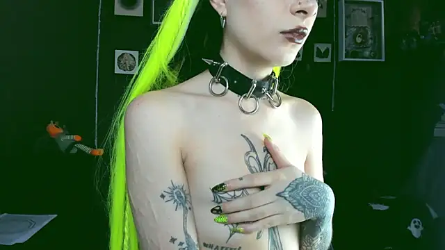 Snapshot of insania_9999_ chatting on February 7, 10:09 pm insania 9999 online show from February 7, 10:09 pm