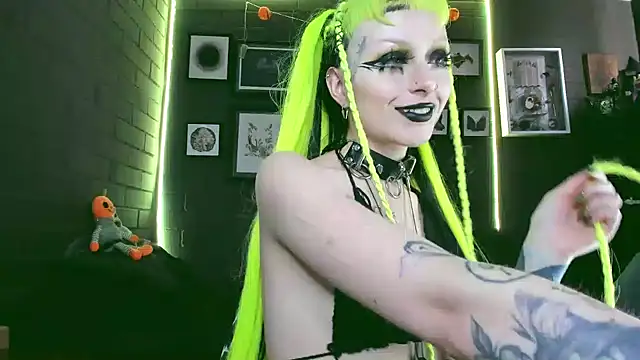 Snapshot of insania_9999_ chatting on March 12, 7:17 pm insania 9999 online show from March 12, 7:17 pm