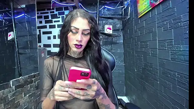 Snapshot of kissingdevil chatting on October 24, 10:17 pm kissingdevil online show from October 24, 10:17 pm