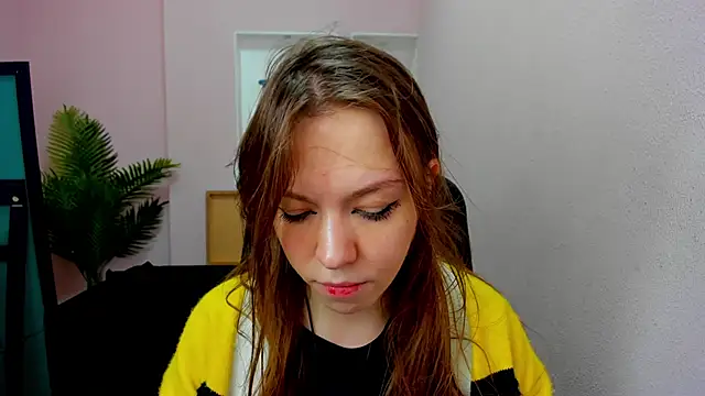 Persephoni online show from September 18, 10:28 am