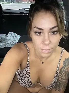 LeaGambit   online show from September 11, 2:39 pm