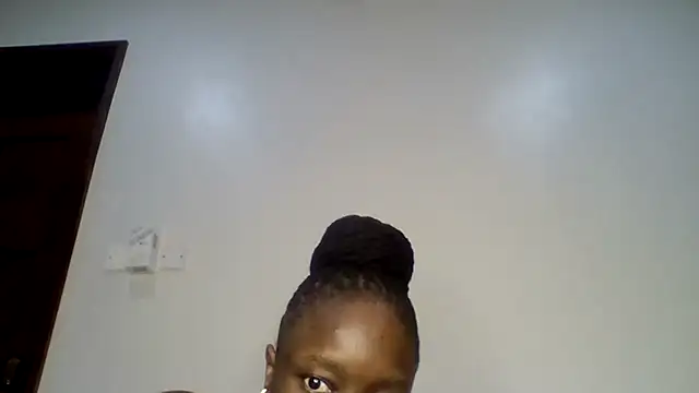 Snapshot of sweet_sassy_ chatting on April 19, 3:17 am sweet sassy online show from April 19, 3:17 am