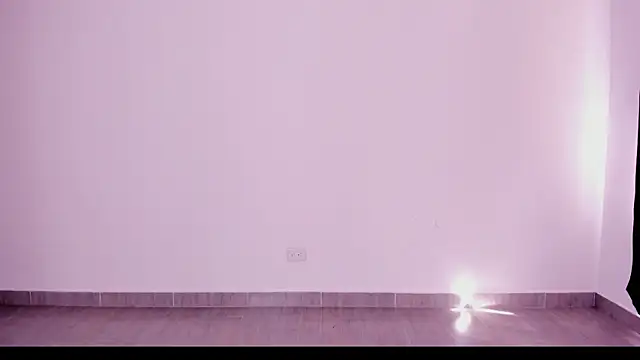 Snapshot of sarasweet_4 chatting on July 6, 2:14 pm sarasweet 4 online show from July 6, 2:14 pm