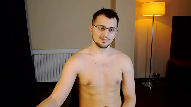 Snapshot of Friend12321 chatting on February 7, 2:08 am Friend12321 online show from February 7, 2:08 am