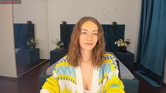 Kelly Summers online show from December 6, 10:38 am