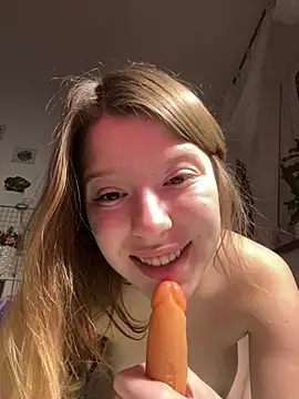 kimczii online show from February 17, 7:27 am