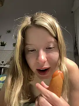 Snapshot of kimczii chatting on June 16, 6:27 am kimczii online show from June 16, 6:27 am