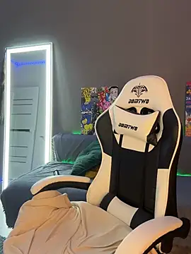 Snapshot of julia_fly chatting on February 2, 2:45 pm julia fly online show from February 2, 2:45 pm