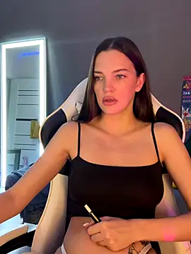 Snapshot of julia_fly chatting on November 10, 9:52 am julia fly online show from November 10, 9:52 am